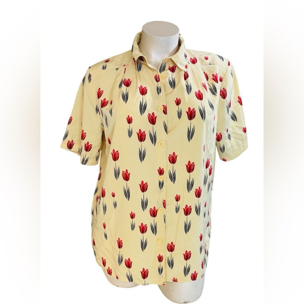 Cream Short-Sleeve Tulip Print Button-Up Top